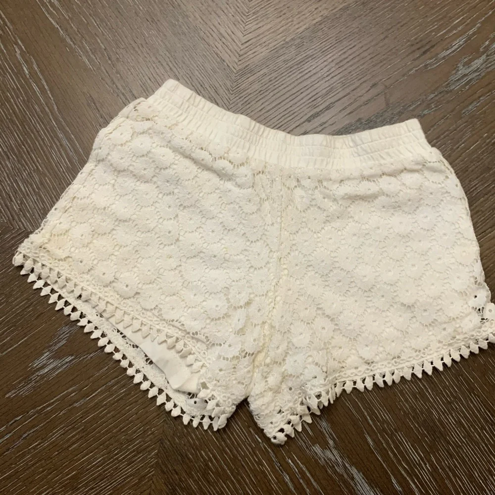 Xhilaration Off white lace shorts Size 6X